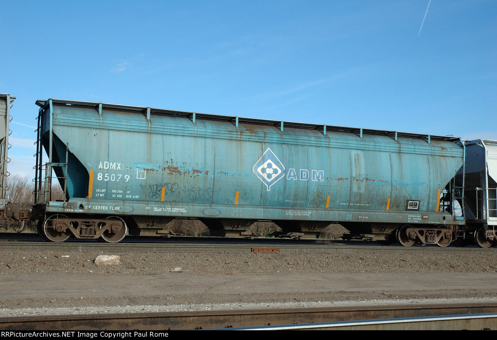 ADMX 85079, 4-Bay Center-Flow Covered Hopper Car on the UPRR